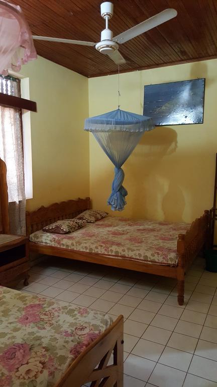 Isuruma Rest Kataragama Room photo